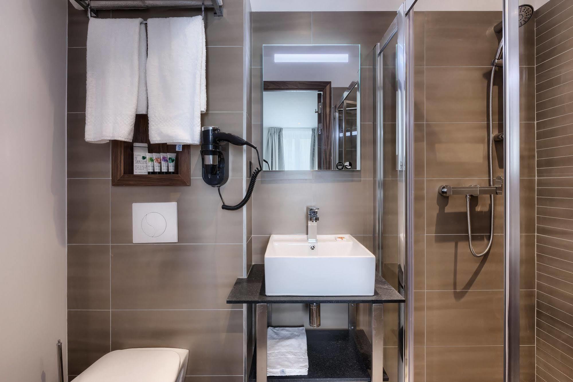 Le Trente Hotell Paris Eksteriør bilde
